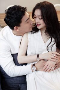 ANH TA NUÔI ĐÀN BÀ BÀNG TIỀN TIẾT KIỆM CỦA TÔI